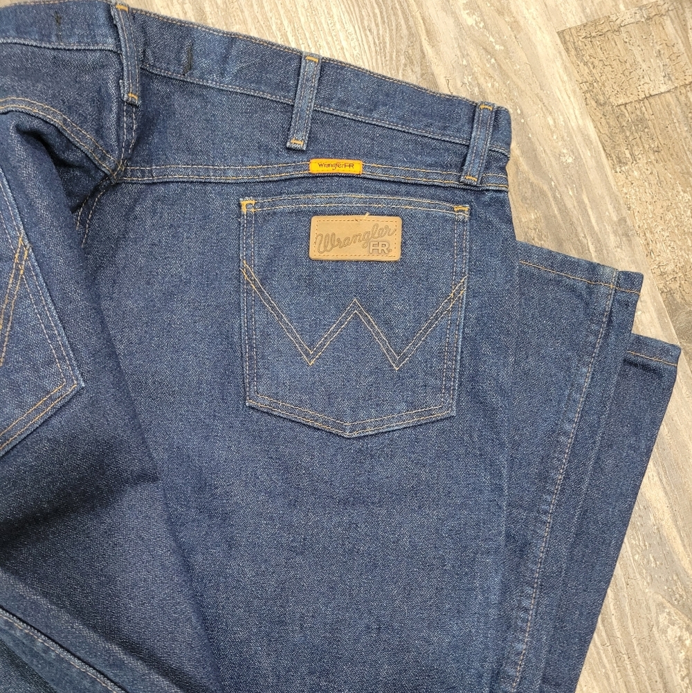Wrangler FR Jeans Mens 44 x 32 Flame Resistant Regular Fit Denim Jeans. Like new